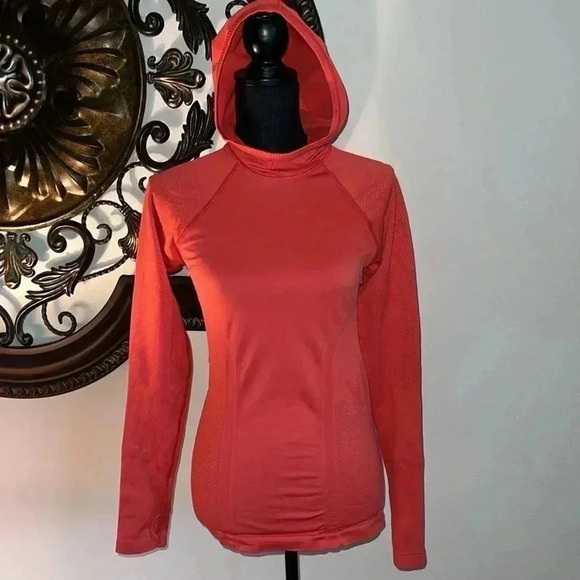 Athleta Women’s Plush Tech 3.0 Pullover Hoodie Size Small in Burnt Orange - Picture 1 of 15